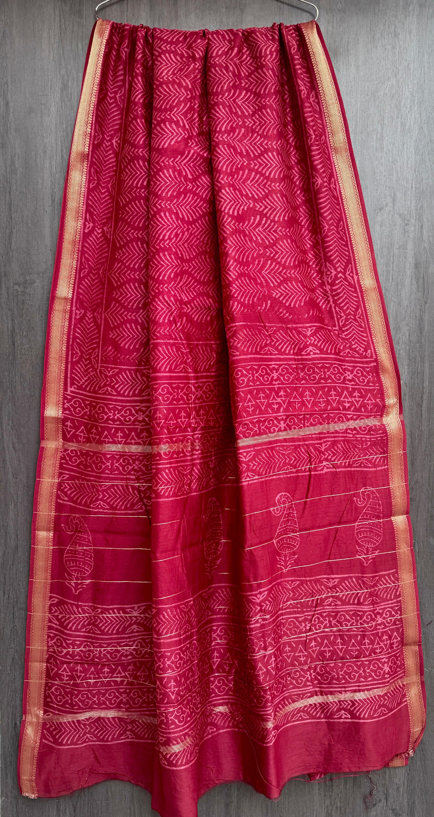 “Rani Resham – Handwoven Maheshwari Elegance”