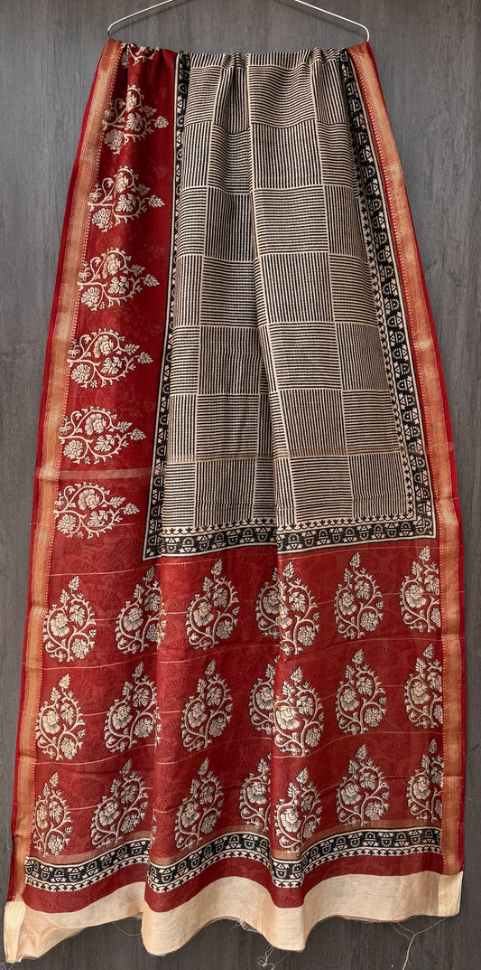 “Vyanjana – Maheshwari Silk Elegance in Maroon & Ivory”